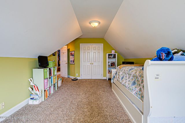 7915 Kendrick Crossing Ln, Louisville, KY 40291