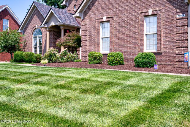 7915 Kendrick Crossing Ln, Louisville, KY 40291
