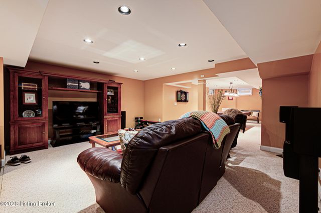 7915 Kendrick Crossing Ln, Louisville, KY 40291