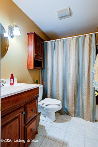 7915 Kendrick Crossing Ln, Louisville, KY 40291