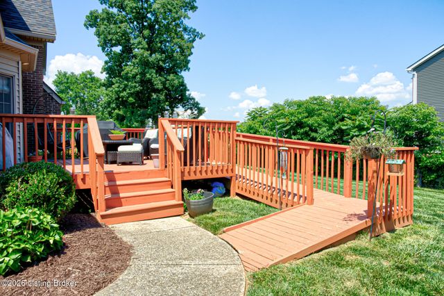7915 Kendrick Crossing Ln, Louisville, KY 40291
