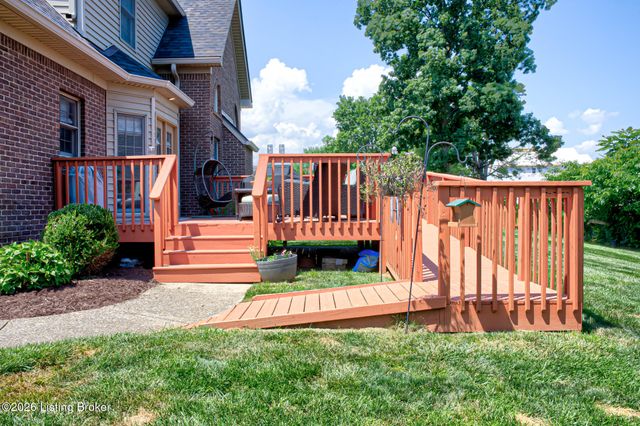 7915 Kendrick Crossing Ln, Louisville, KY 40291