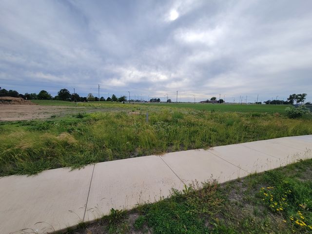 16 Pointe Boulevard, Peru, IL 61354