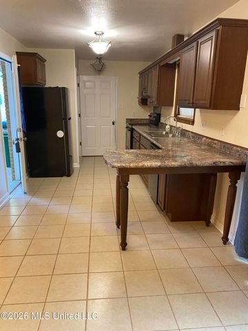 3511 Sherwood Street, Pascagoula, MS 39581