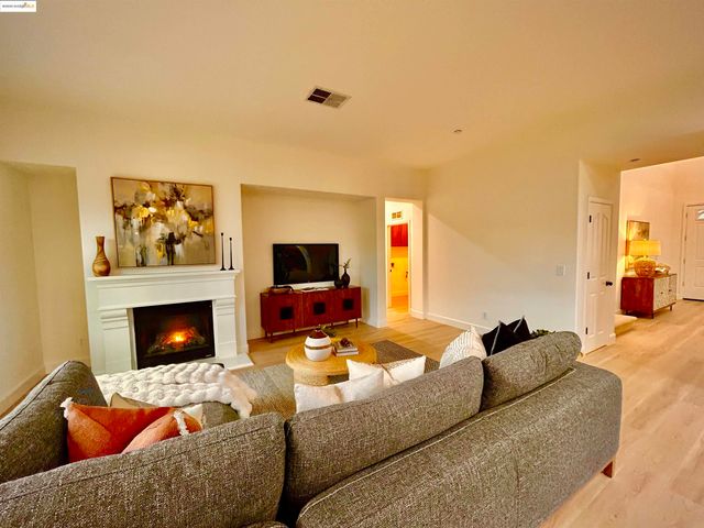 2910 Mesa Oak Ct, Brentwood, CA 94513