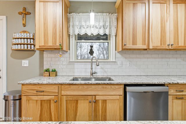 738 Mike Brown Ln, Taylorsville, KY 40071