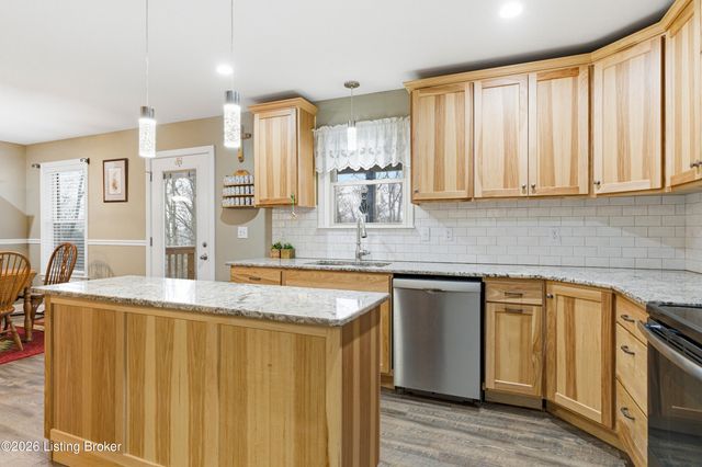 738 Mike Brown Ln, Taylorsville, KY 40071