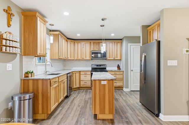 738 Mike Brown Ln, Taylorsville, KY 40071