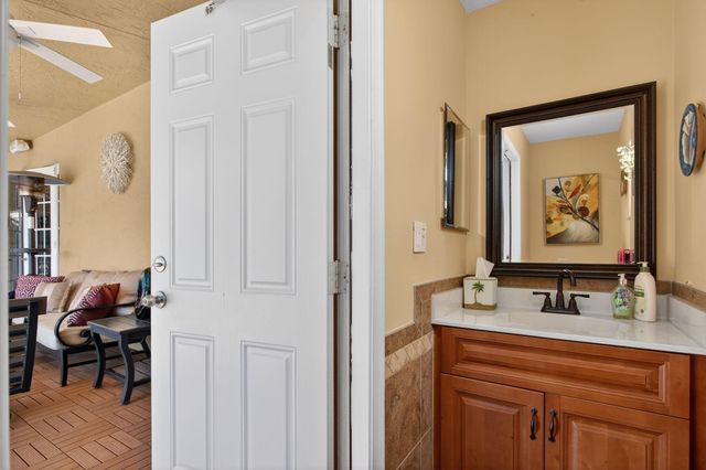 10750 NW 18th Place, Plantation, FL 33322