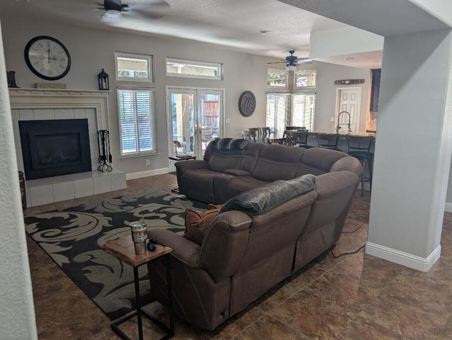 5029 W Fir Avenue, Fresno, CA 93722