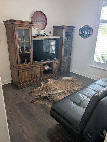 5029 W Fir Avenue, Fresno, CA 93722