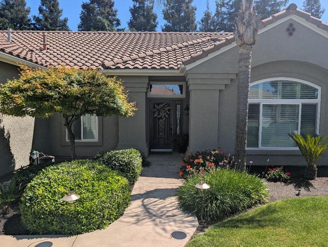 5029 W Fir Avenue, Fresno, CA 93722