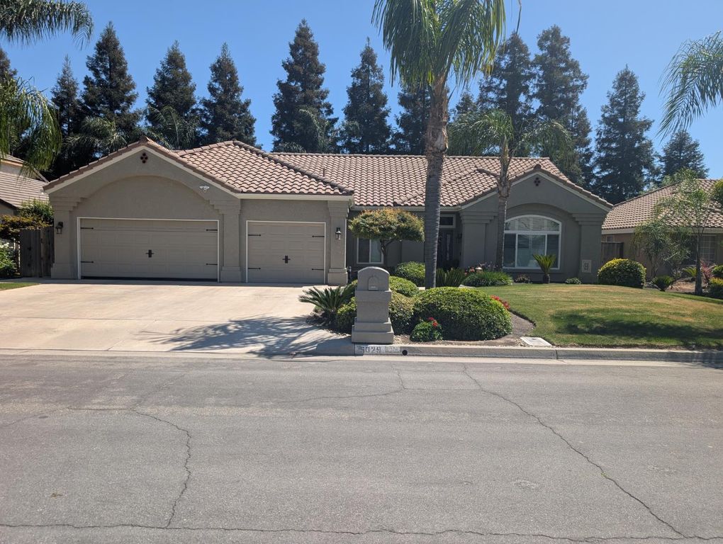 5029 W Fir Avenue, Fresno, CA 93722
