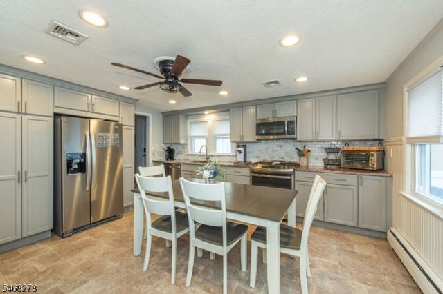 33 Mountain Ave, Hanover Twp., NJ 07927
