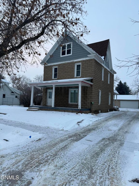 18 1st Street NE, Crosby, ND 58730 photo 2