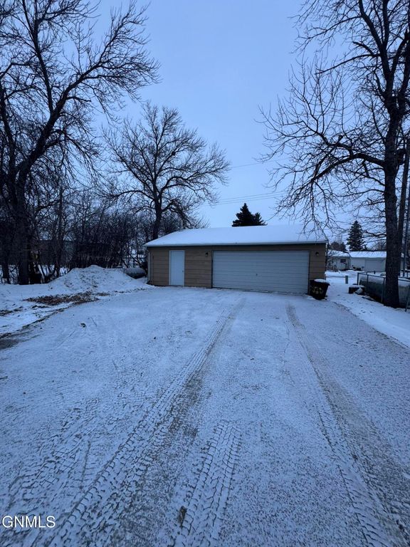 18 1st Street NE, Crosby, ND 58730 photo 30