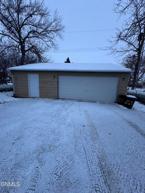 18 1st Street NE, Crosby, ND 58730 photo 32