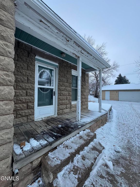 18 1st Street NE, Crosby, ND 58730 photo 4