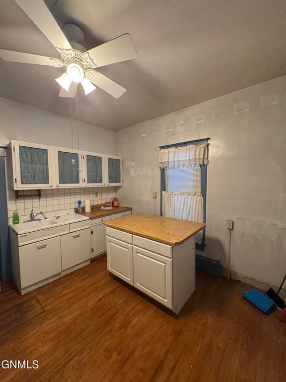 18 1st Street NE, Crosby, ND 58730 photo 9