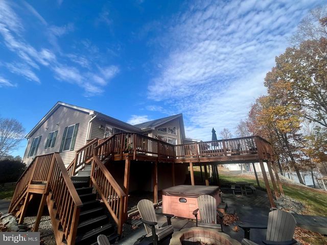 6215 CONNIE LN, Mineral, VA 23117