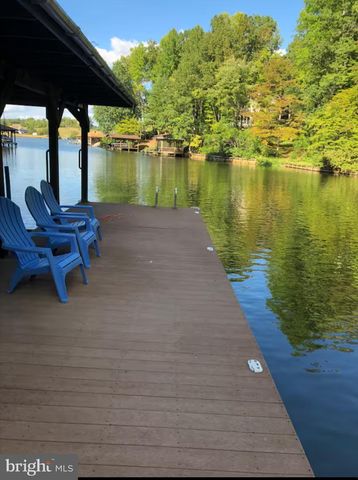 6215 CONNIE LN, Mineral, VA 23117