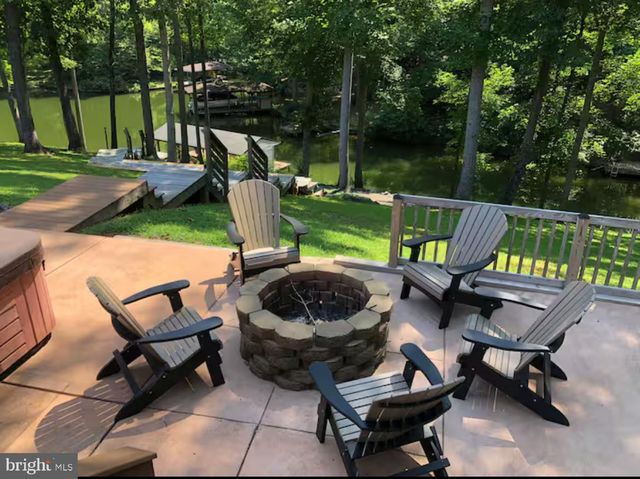 6215 CONNIE LN, Mineral, VA 23117