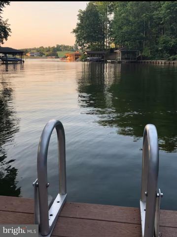 6215 CONNIE LN, Mineral, VA 23117