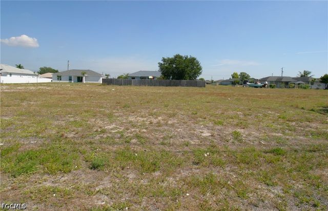 217 Kismet PKWY W, Cape Coral, FL 33993