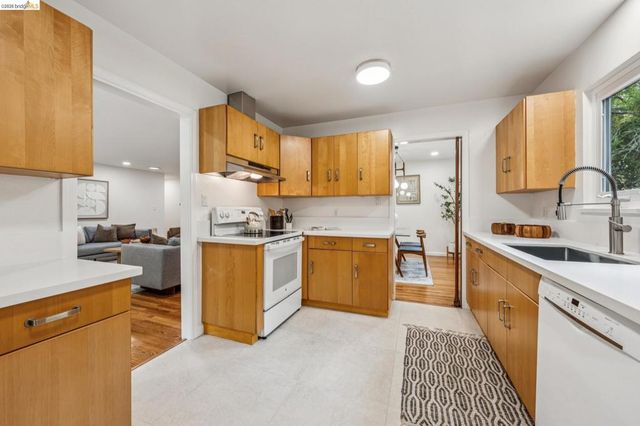 1545 Summit Rd, Berkeley, CA 94708