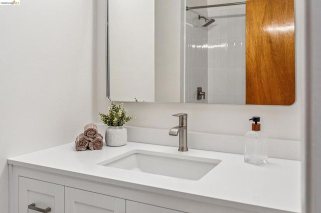 1545 Summit Rd, Berkeley, CA 94708