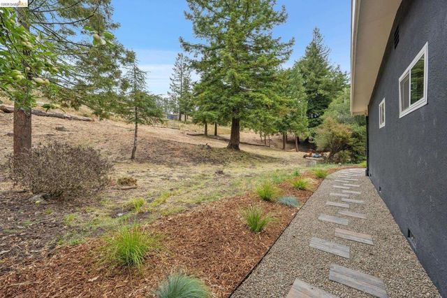 1545 Summit Rd, Berkeley, CA 94708