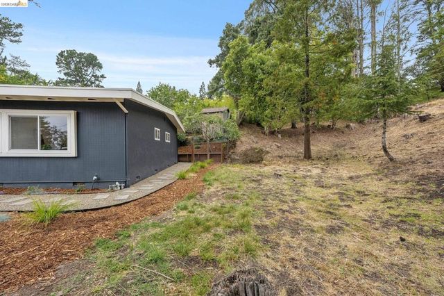 1545 Summit Rd, Berkeley, CA 94708