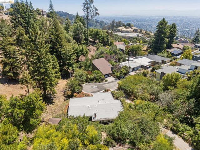 1545 Summit Rd, Berkeley, CA 94708