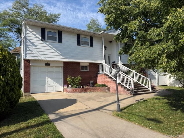 3009 Fishermans Road, Baldwin, NY 11510