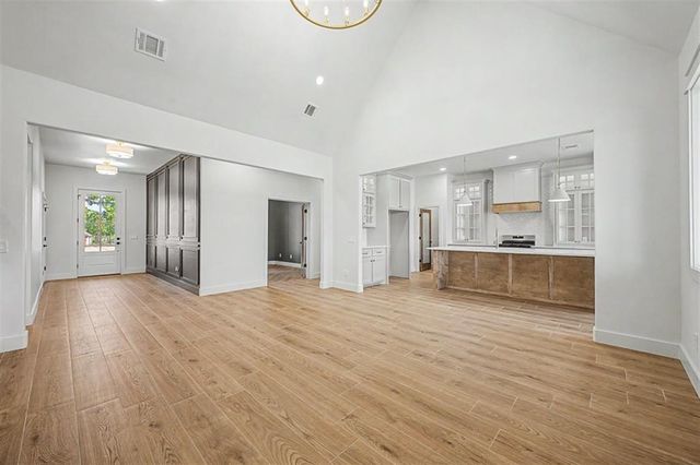 3072 Road Runner Court, Guthrie, OK 73044