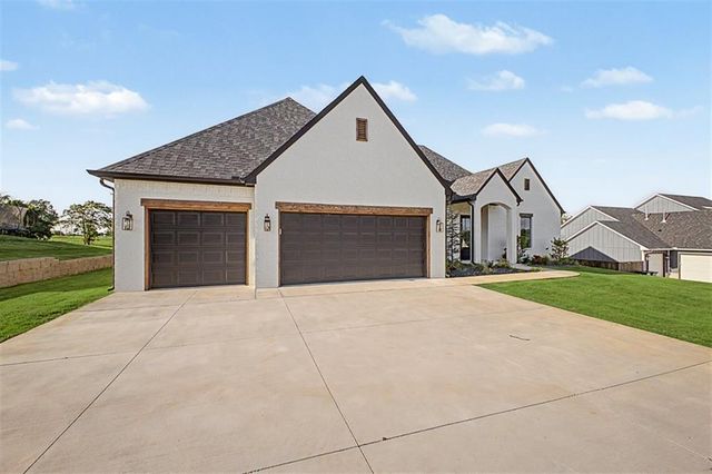 3072 Road Runner Court, Guthrie, OK 73044