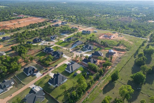3072 Road Runner Court, Guthrie, OK 73044