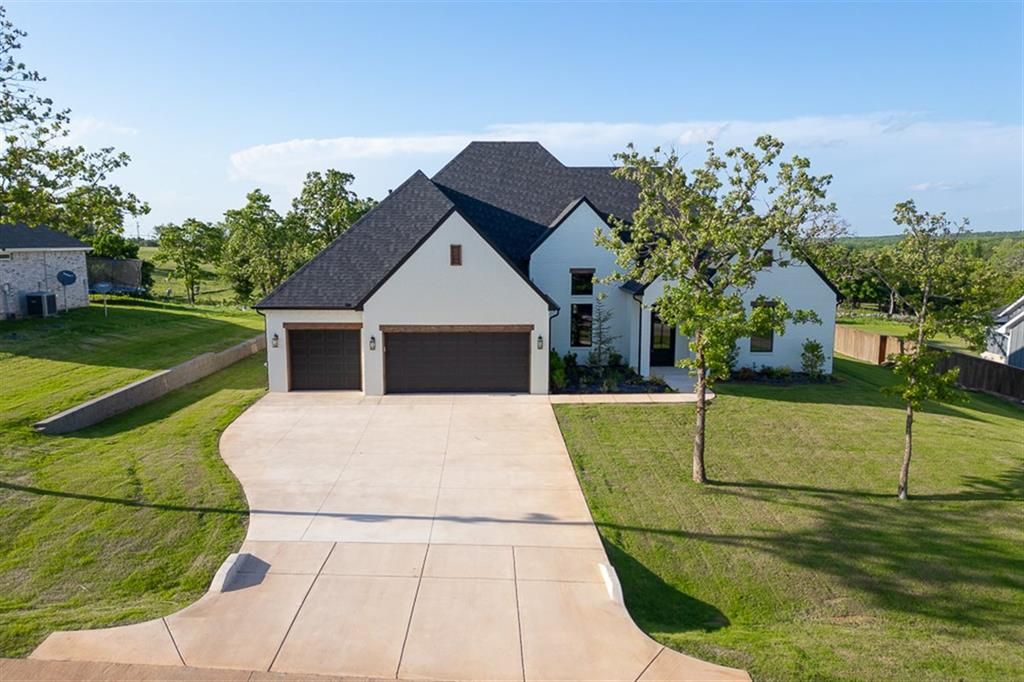 3072 Road Runner Court, Guthrie, OK 73044