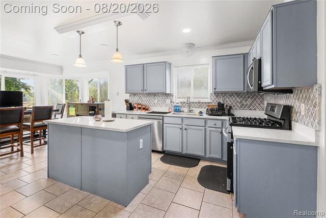 52007 Plum Creek Drive, New Baltimore, MI 48047