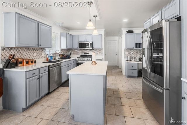 52007 Plum Creek Drive, New Baltimore, MI 48047