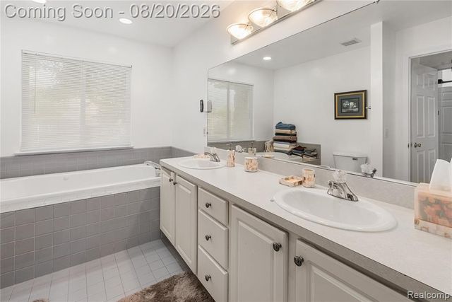 52007 Plum Creek Drive, New Baltimore, MI 48047
