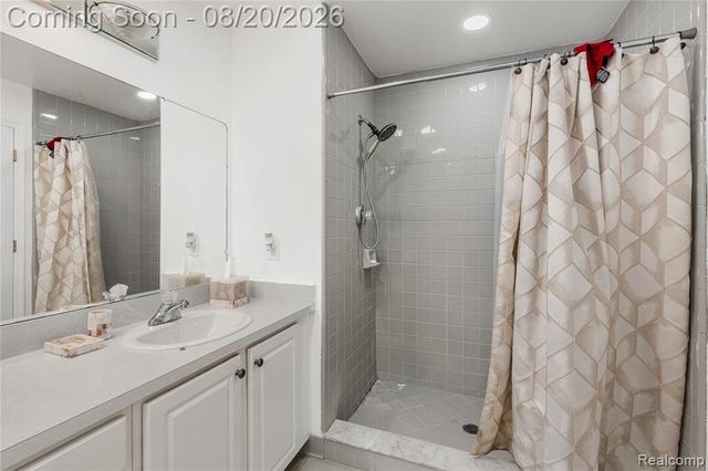 52007 Plum Creek Drive, New Baltimore, MI 48047