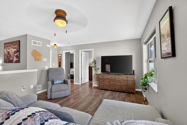 19 CORDELIA CRES, Madison, WI 53704