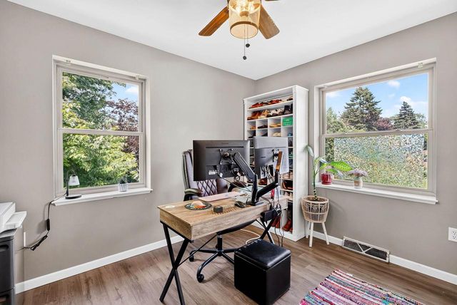 19 CORDELIA CRES, Madison, WI 53704