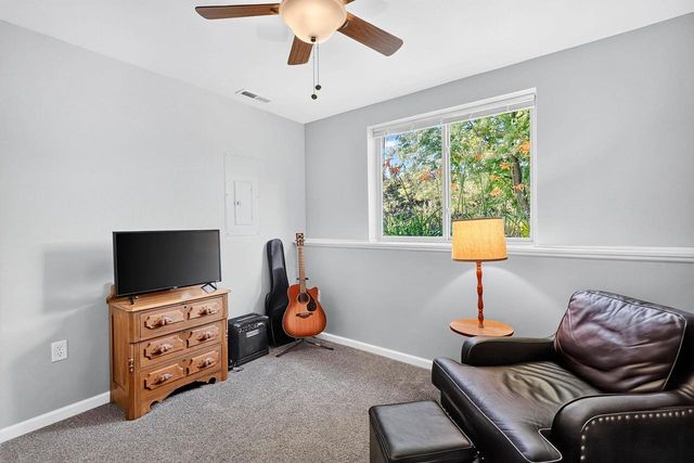 19 CORDELIA CRES, Madison, WI 53704