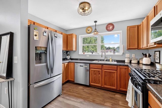 19 CORDELIA CRES, Madison, WI 53704