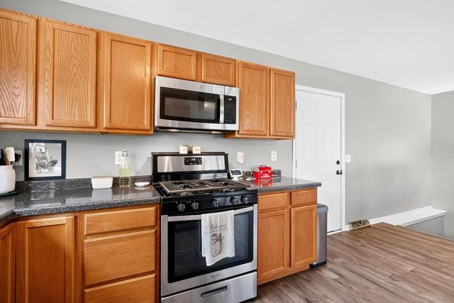 19 CORDELIA CRES, Madison, WI 53704