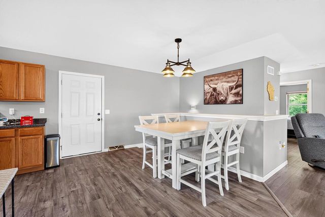19 CORDELIA CRES, Madison, WI 53704
