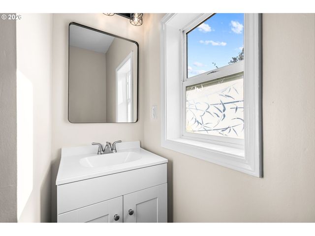 2245 JANE Dr, Salem, OR 97301