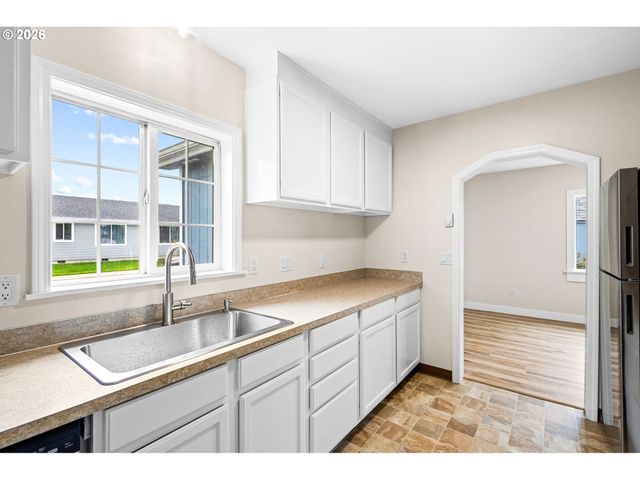 2245 JANE Dr, Salem, OR 97301